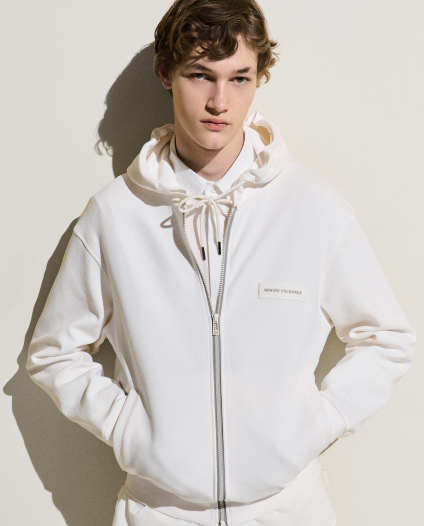 סווטשירטים וז'קטים